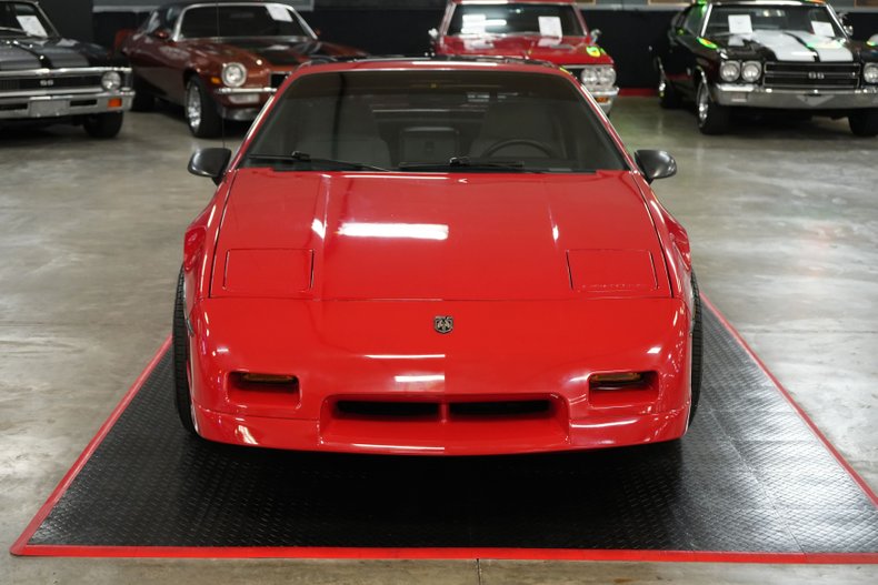 Pontiac-Fiero-1988-Red-Gray-21
