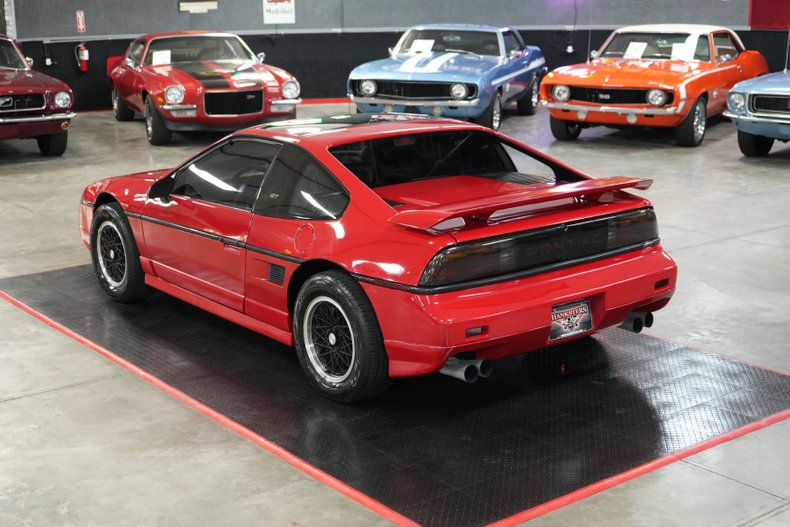 Pontiac-Fiero-1988-Red-Gray-24