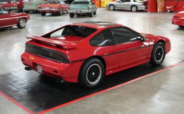 Pontiac-Fiero-1988-Red-Gray-26