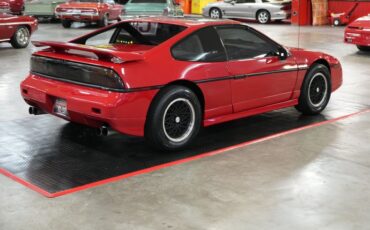 Pontiac-Fiero-1988-Red-Gray-4
