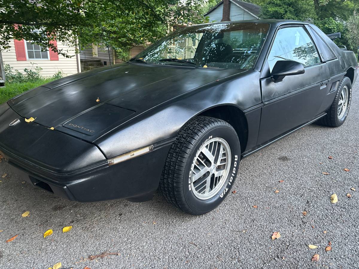 Pontiac-Fiero-gt-1985-black-1