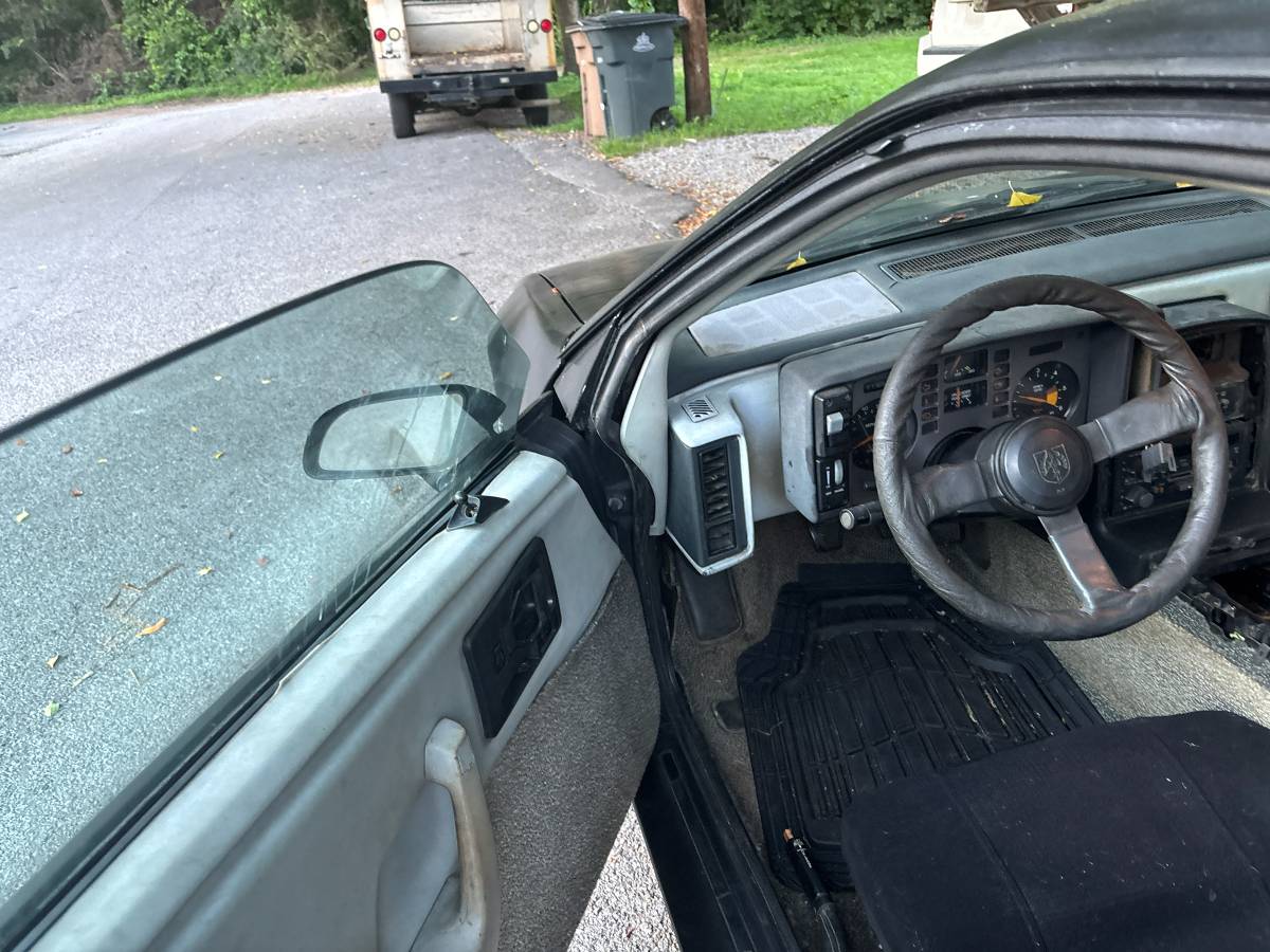 Pontiac-Fiero-gt-1985-black-2
