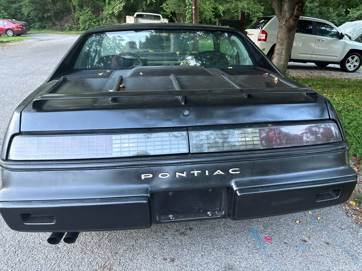 Pontiac-Fiero-gt-1985-black-3