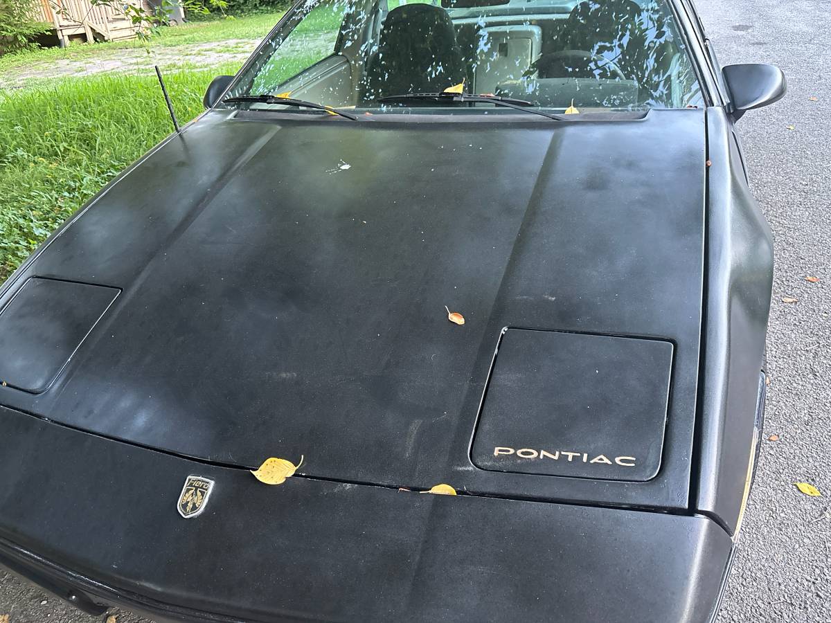 Pontiac-Fiero-gt-1985-black-7
