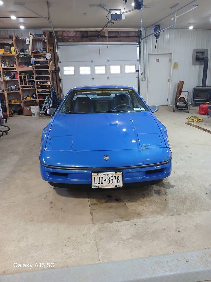 Pontiac-Fiero-sport-1987-blue-1