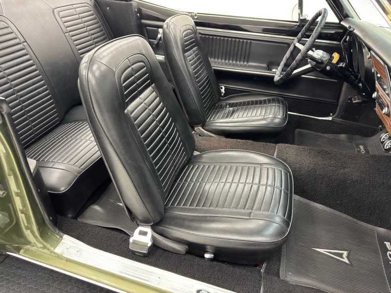 Pontiac-Firebird-1967-Verdoro-Green-Black-42