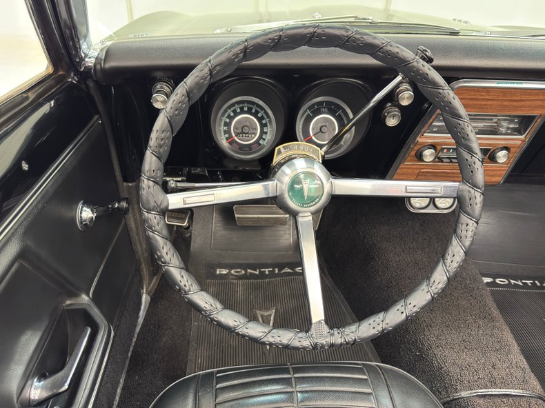Pontiac-Firebird-1967-Verdoro-Green-Black-45