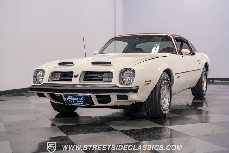 Pontiac-Firebird-1975-Cameo-White-Oxblood-14