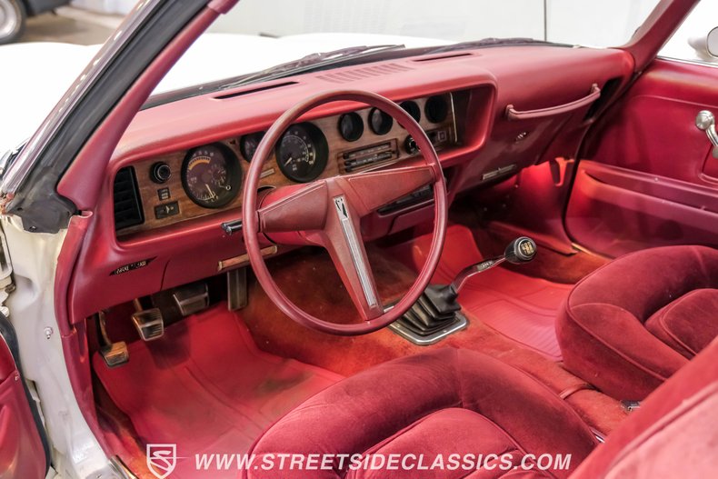 Pontiac-Firebird-1975-Cameo-White-Oxblood-2