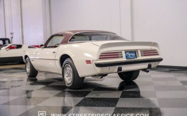 Pontiac-Firebird-1975-Cameo-White-Oxblood-20