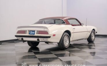 Pontiac-Firebird-1975-Cameo-White-Oxblood-24