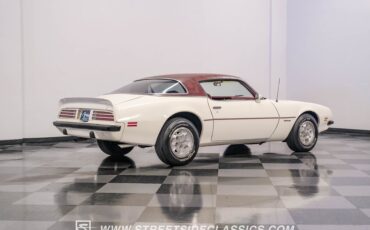 Pontiac-Firebird-1975-Cameo-White-Oxblood-25