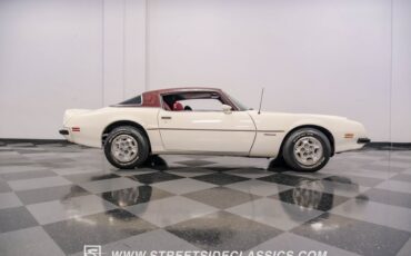 Pontiac-Firebird-1975-Cameo-White-Oxblood-26