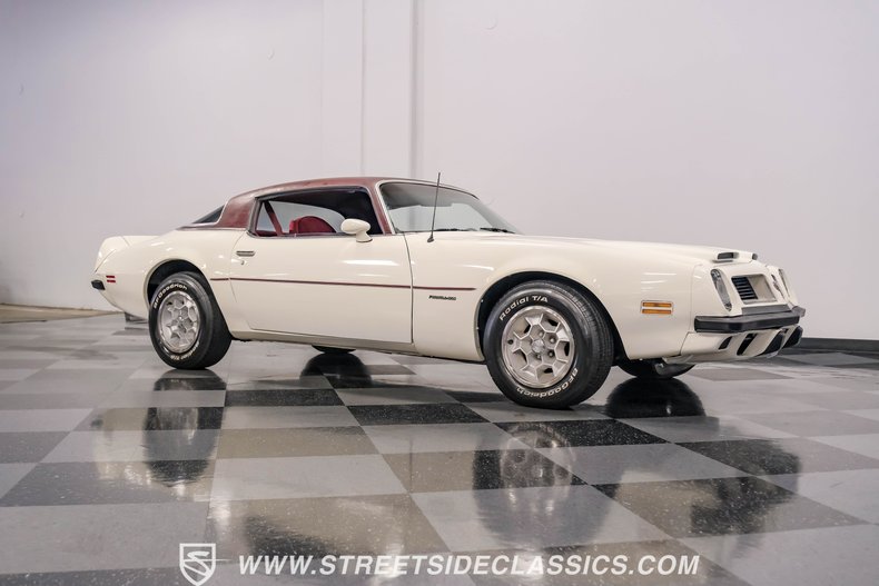 Pontiac-Firebird-1975-Cameo-White-Oxblood-29