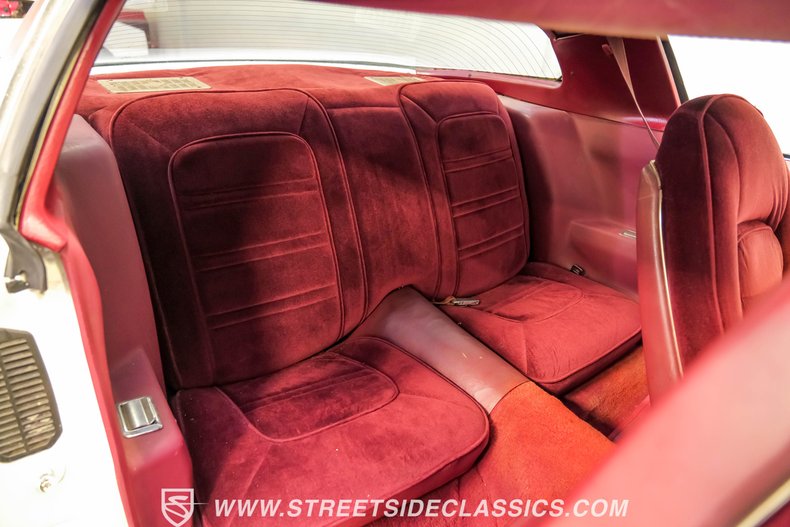 Pontiac-Firebird-1975-Cameo-White-Oxblood-3