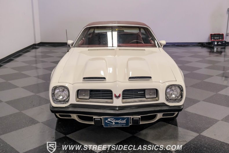 Pontiac-Firebird-1975-Cameo-White-Oxblood-32