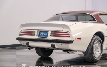 Pontiac-Firebird-1975-Cameo-White-Oxblood-34