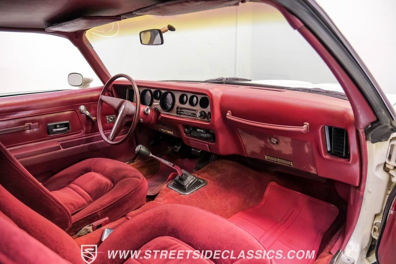 Pontiac-Firebird-1975-Cameo-White-Oxblood-41