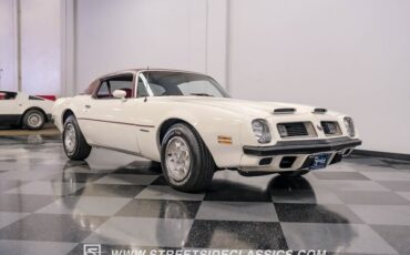 Pontiac-Firebird-1975-Cameo-White-Oxblood-6