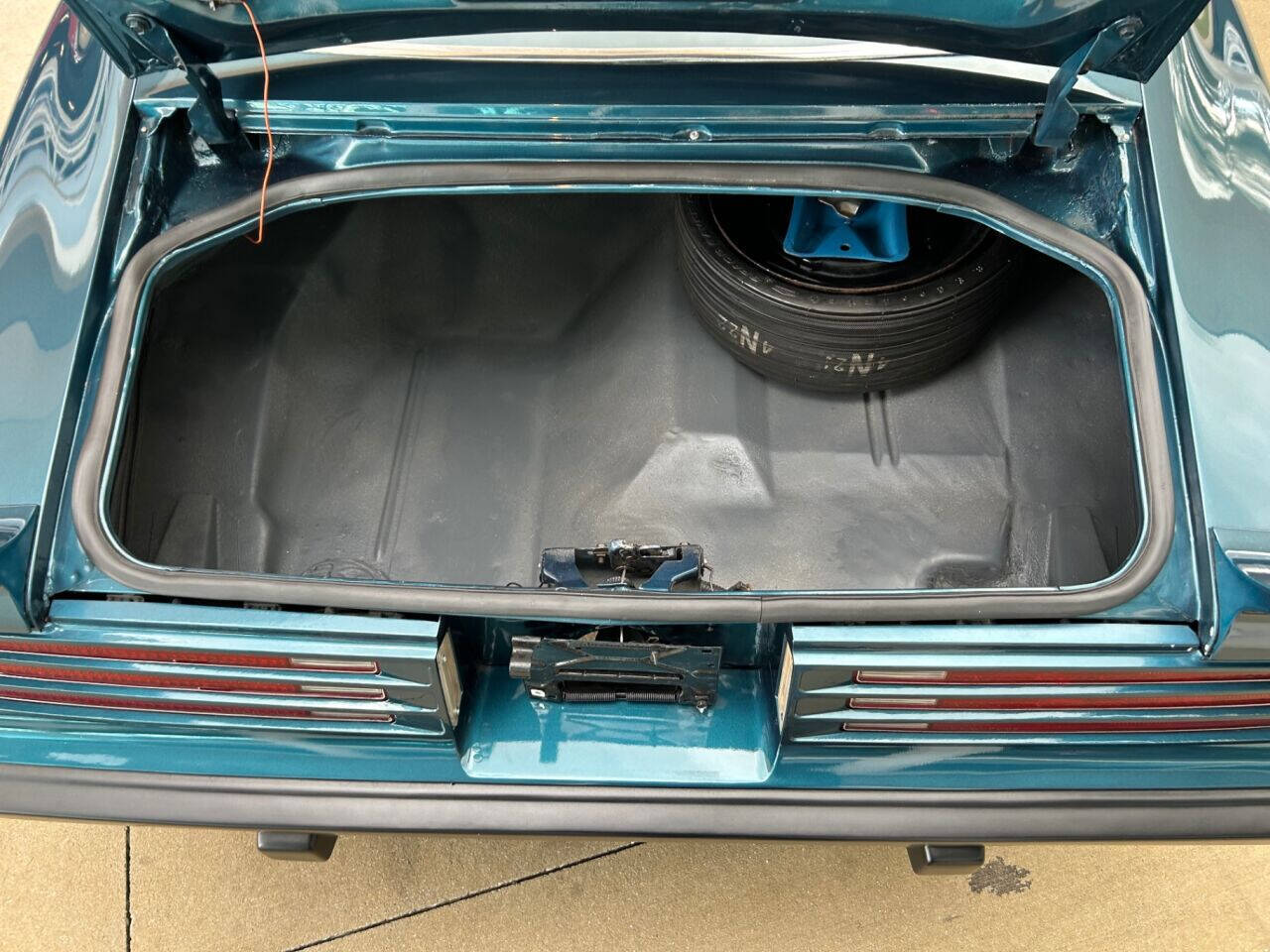 Pontiac-Firebird-1975-Convertible-7