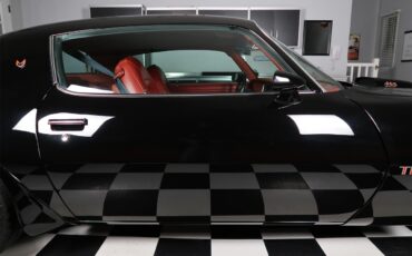 Pontiac-Firebird-1976-Starlight-Black-Red-21