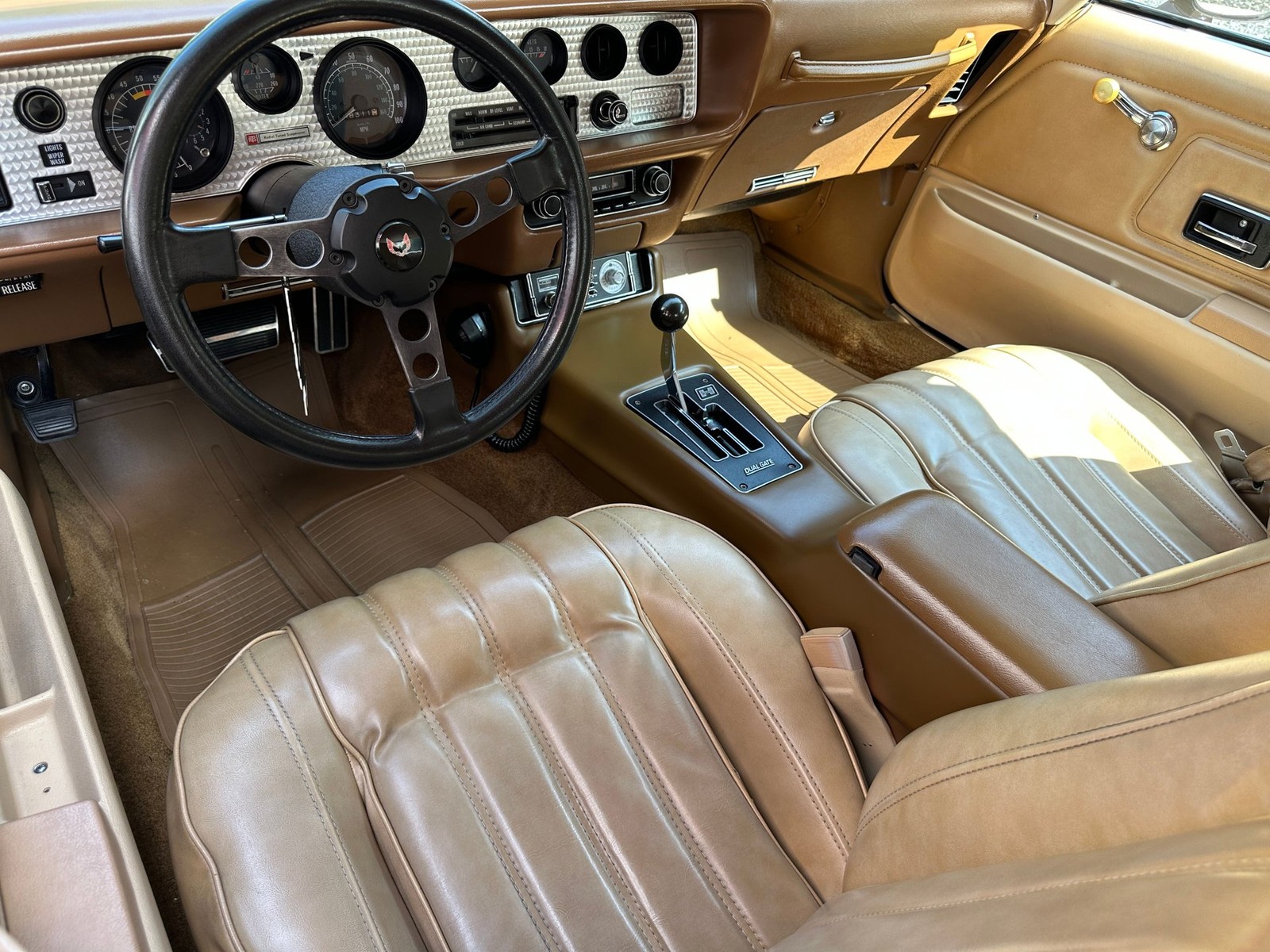 Pontiac-Firebird-1977-Coupe-2