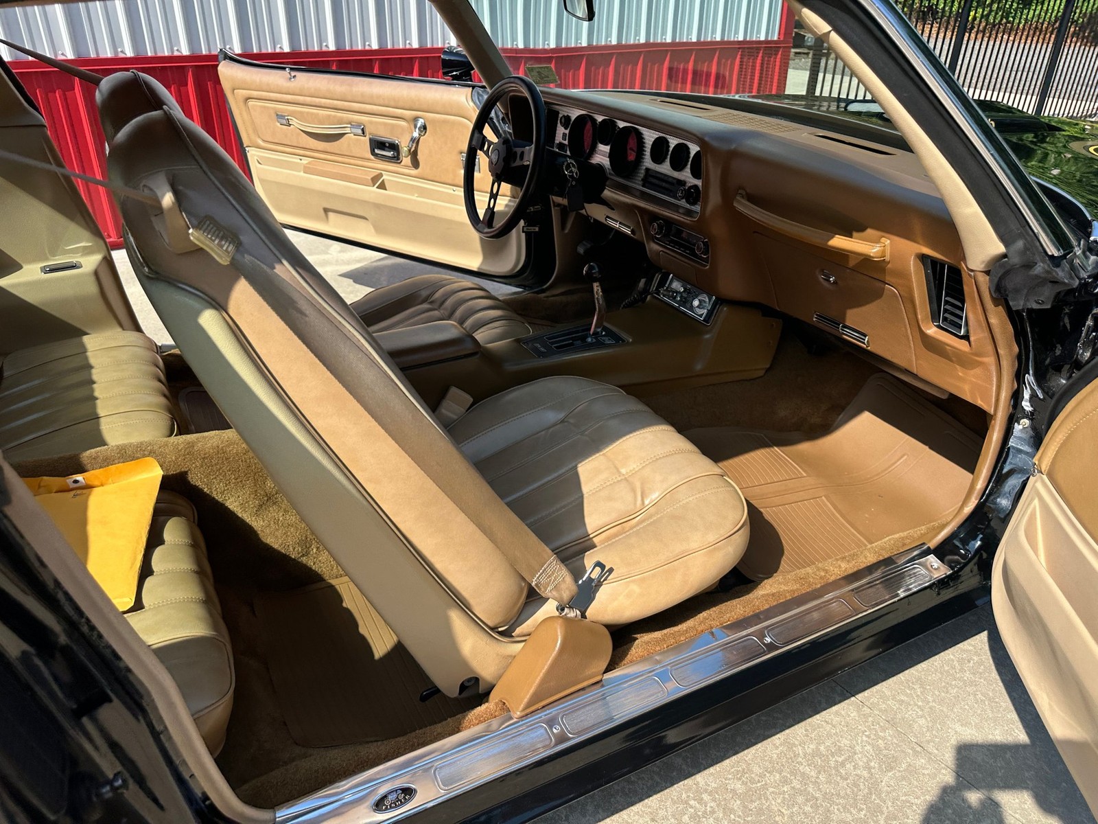 Pontiac-Firebird-1977-Coupe-24
