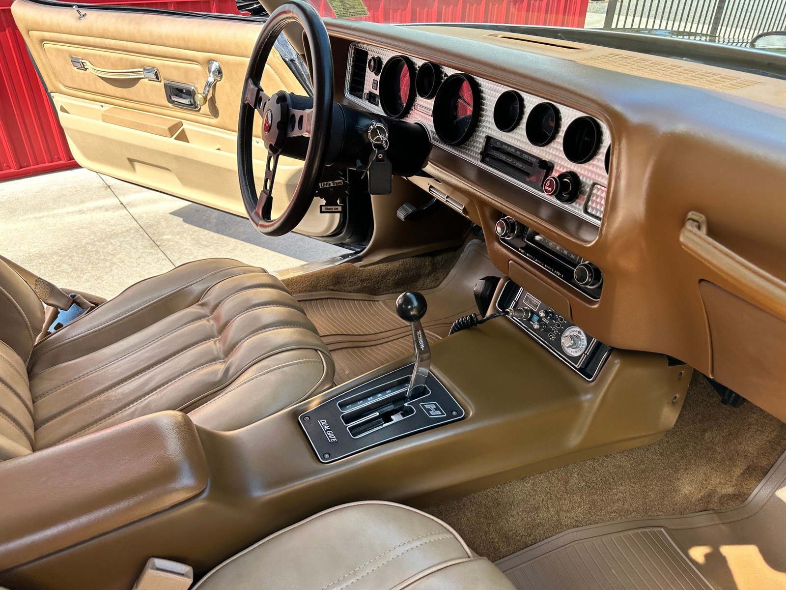Pontiac-Firebird-1977-Coupe-26