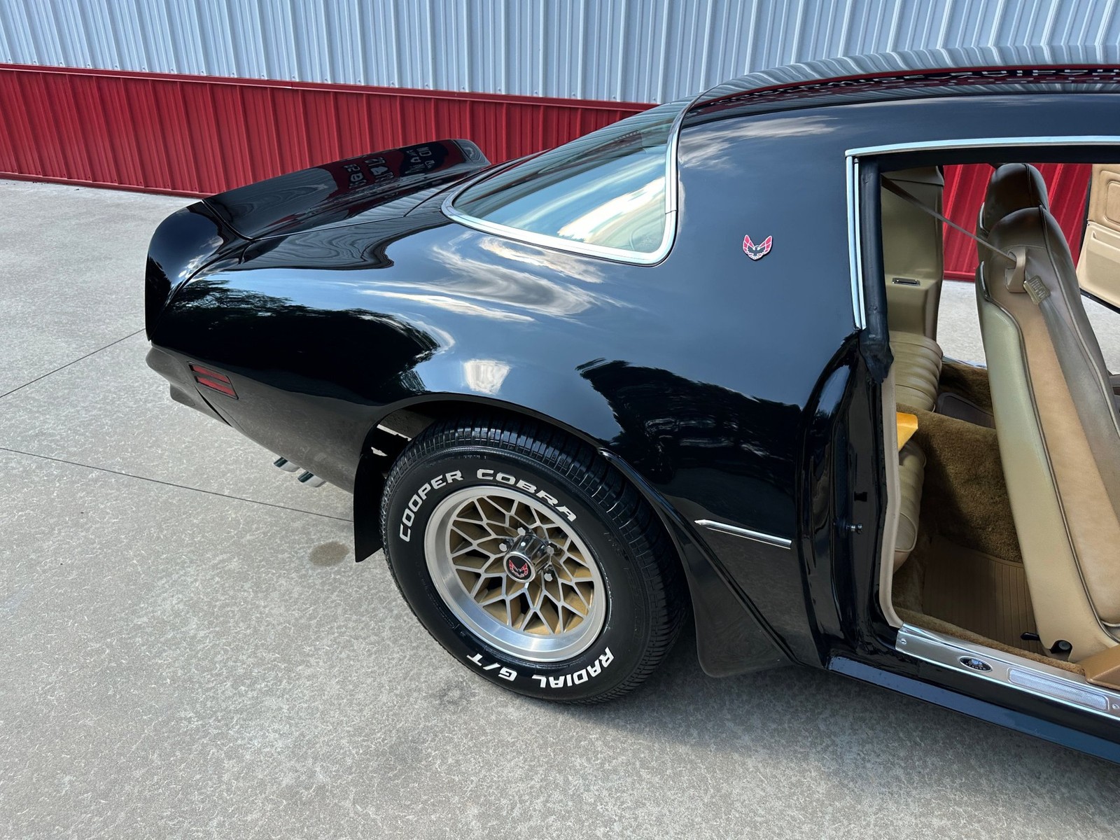 Pontiac-Firebird-1977-Coupe-30
