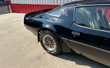Pontiac-Firebird-1977-Coupe-34