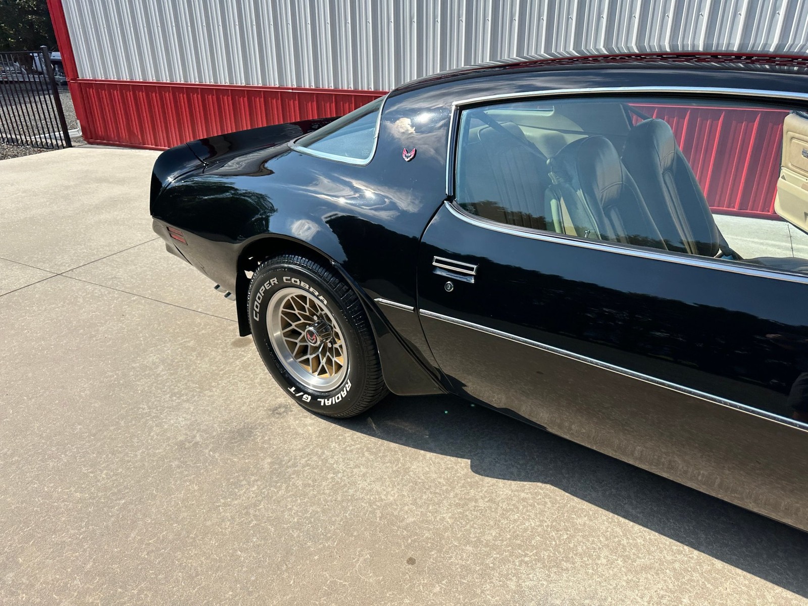 Pontiac-Firebird-1977-Coupe-35