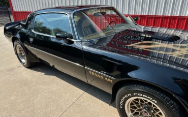 Pontiac-Firebird-1977-Coupe-38