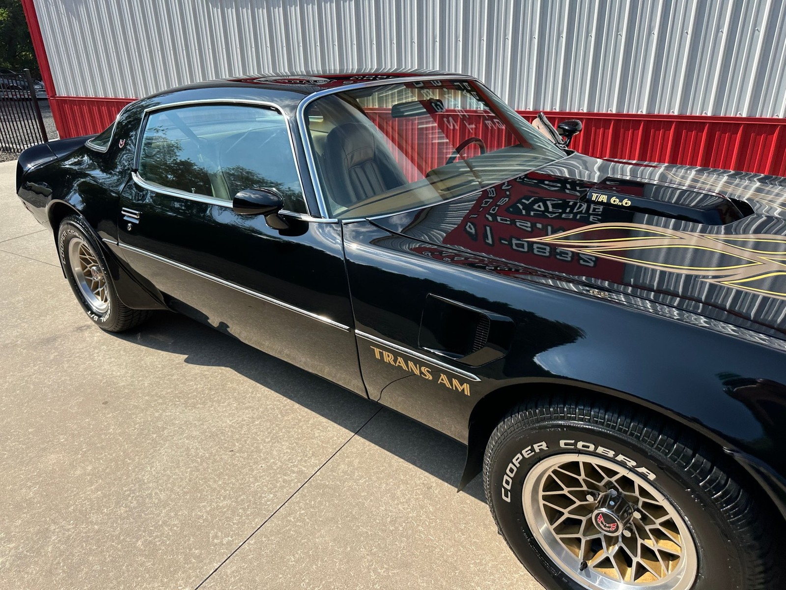 Pontiac-Firebird-1977-Coupe-38