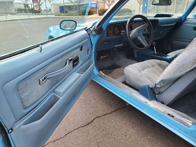 Pontiac-Firebird-1977-Sky-Blue-12