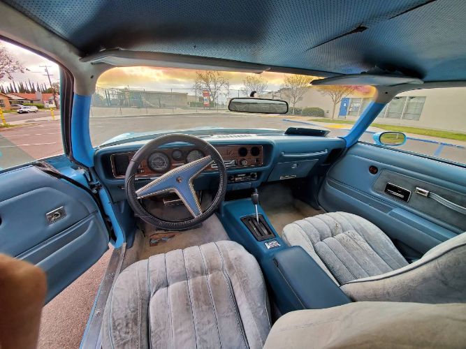 Pontiac-Firebird-1977-Sky-Blue-13