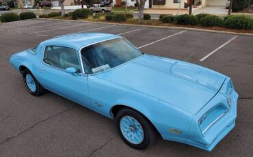 Pontiac-Firebird-1977-Sky-Blue