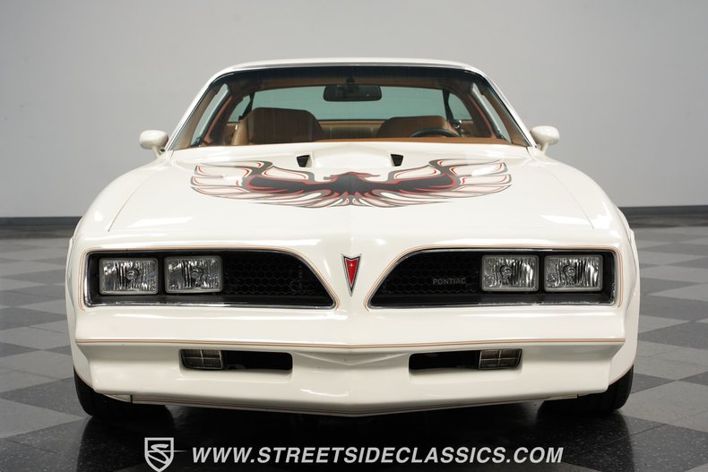 Pontiac-Firebird-1977-White-Tan-1