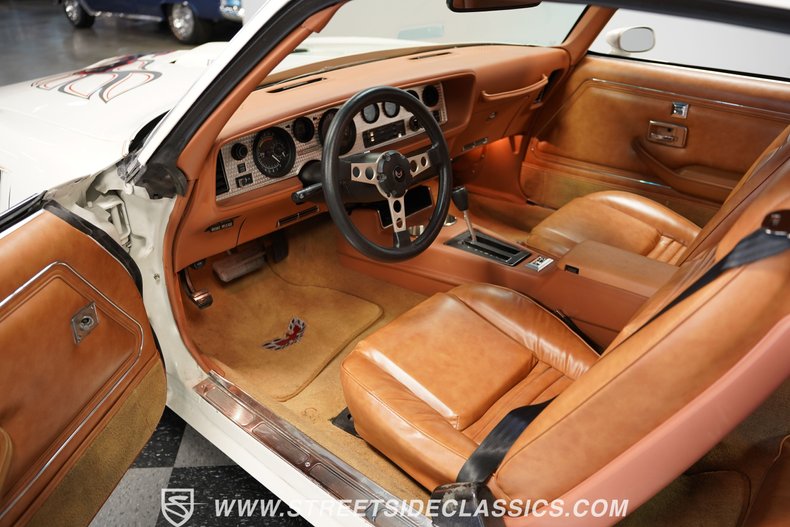 Pontiac-Firebird-1977-White-Tan-16
