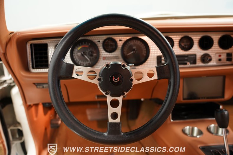 Pontiac-Firebird-1977-White-Tan-25