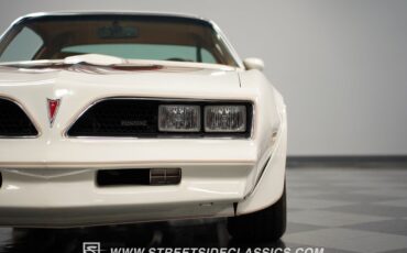 Pontiac-Firebird-1977-White-Tan-33