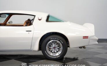 Pontiac-Firebird-1977-White-Tan-37