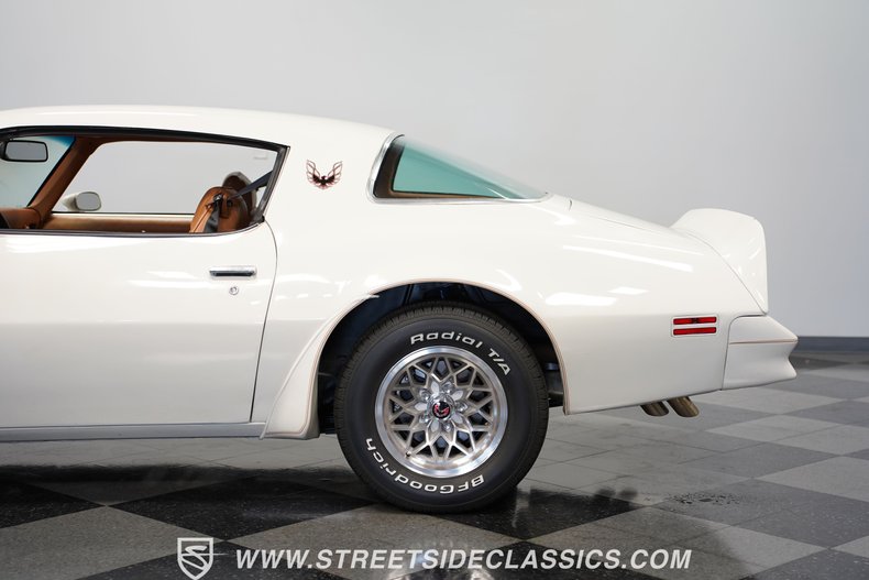 Pontiac-Firebird-1977-White-Tan-37