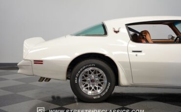 Pontiac-Firebird-1977-White-Tan-41