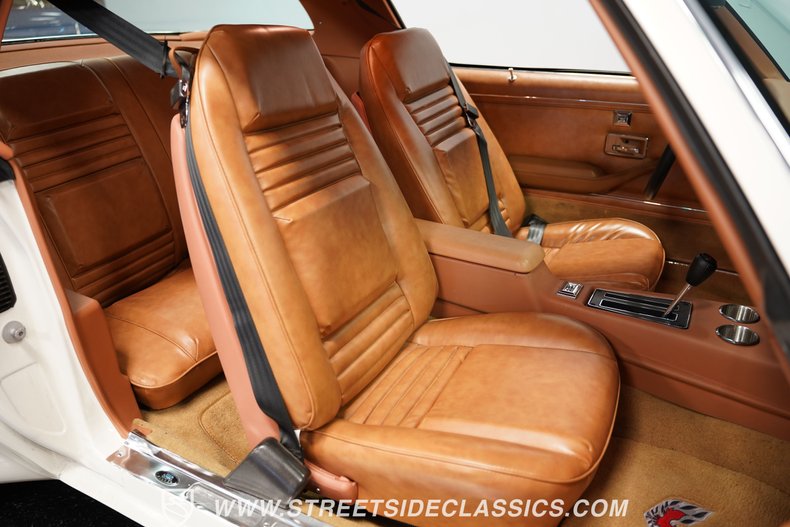 Pontiac-Firebird-1977-White-Tan-42