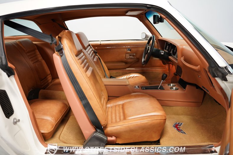 Pontiac-Firebird-1977-White-Tan-49