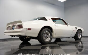 Pontiac-Firebird-1977-White-Tan-6