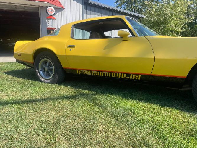 Pontiac-Firebird-1978-Yellow-Custom-Leather-19