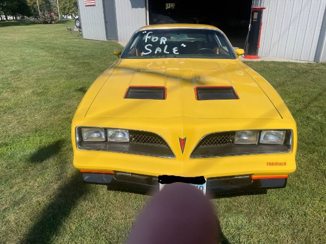 Pontiac-Firebird-1978-Yellow-Custom-Leather-2