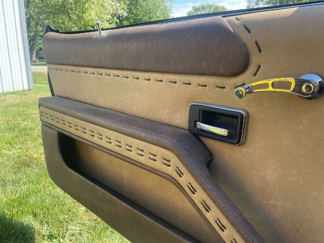 Pontiac-Firebird-1978-Yellow-Custom-Leather-9