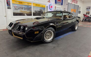 Pontiac-Firebird-1979-1